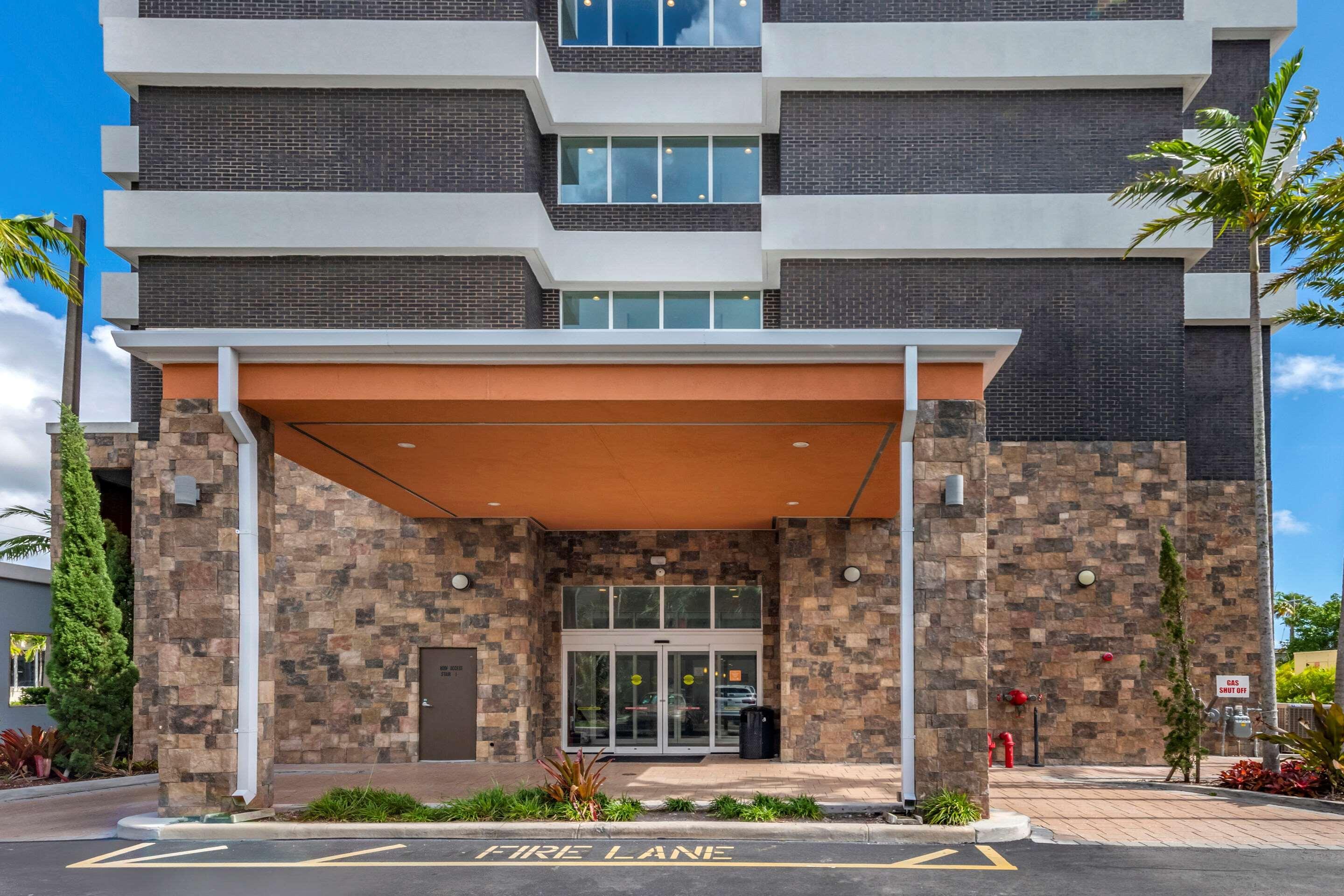 Comfort Suites Fort Lauderdale Airport&Cruise Port Dania Beach Buitenkant foto